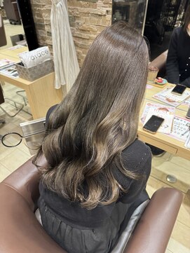 グレースバイハピネス(grace by happiness) 髪質改善 巻ける縮毛矯正 オリーブベージュ 韓国レイヤー 顔周り