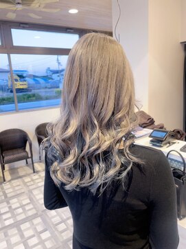 アースオーセンティック 高知潮江店(EARTH Authentic) ハイトーンベージュ