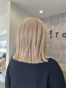 イロ(iro) ホワイトブロンド