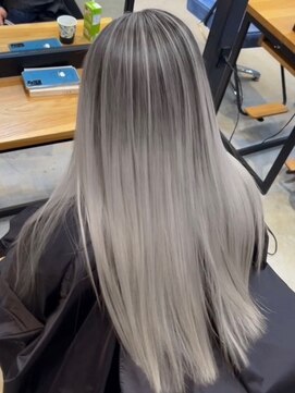 ネハス ナガオカ(nehus.nagaoka) バレイヤージュ１/イメチェン/ホワイトブロンド/外ハネボブ/美髪