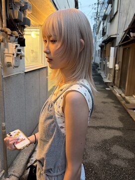 パーク(PARK) ホワイトブロンドレイヤーミディアムハイトーン
