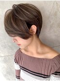 大人ショート・ハイライト・アッシュグレージュ【BISA】