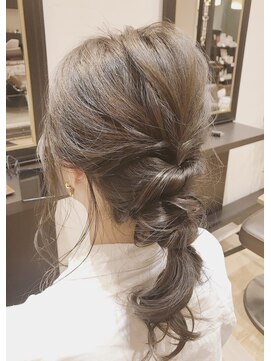 ヘアサロン トラヴィス(hair salon Travis) 編みおろしアレンジ