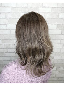 サネリ(Saneli) ブリーチ無しのグレージュカラー