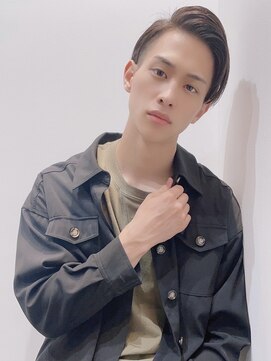 エムスラッシュ 新百合ヶ丘(M.SLASH) 新百合ヶ丘/七三分/アップバング/ツーブロック/シルキーベージュ