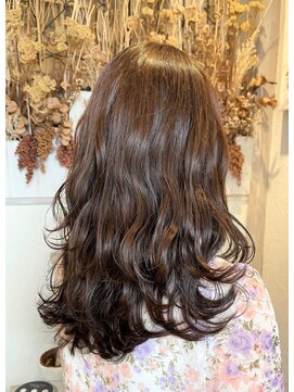 フロール(florun) ベージュヴァイオレットで艶見せロングスタイル