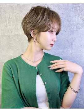 アンダーバーホワイト 芦屋店(_WHITE) 大人可愛い20代30代40代インナーカラー小顔ウルフレイヤーボブ