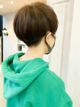 キャアリー(Caary) 福山caary小顔補正立体カット刈り上げハンサムショート20代30代