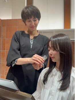 オムシャンティス(OmShantiS)の写真/お悩みに合わせた工程で一人のスタイリストがカウンセリングから仕上げまで担当致します。
