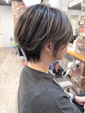 ルーナヘアー(LUNA hair) ハイライト ショート カット カラー 白髪ぼかし 耳掛け 30代40代