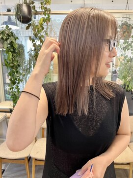 ロマリア(Lomalia) 似合わせカット[表参道原宿ダブルカラーケアブリーチ縮毛矯正]