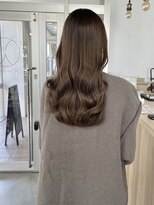 ヒトノワ(Hito.nowa)&nbsp;赤みを抑えたオリーブベージュ【荒川】