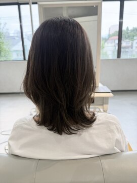 アイディアー スタジオコウベ(i-Dear studio Kobe) メテオカラー×オリーブブラウン×外ハネレイヤー