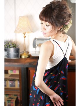 オーバーキャプテンネイキッド(OVER CAPTAIN NAKED) 【ショートヘアトレンドアレンジ】　大人ルーズヘアアレンジ