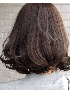 ハグエヴェック(HUG AVEC) 外ハネボブ