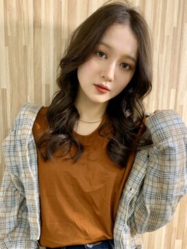 ブゾン(buZon) 【buZonブゾン】ウェーブミディ×アッシュベージュ