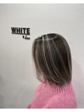 アンダーバーホワイト 阪神西宮店(_WHITE) 外国人風ハイライトカラー