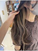 *earring color*