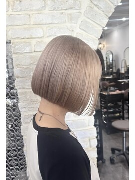 ルクスバイアフィナー(Luxo by Afinar) luxo by afinar ホワイトグレージュ×ボブ