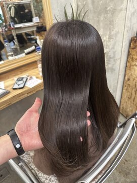 ウィークエンド(WEEKEND) ツヤ感白髪ぼかし＋カット＋トリートメント【15400円】