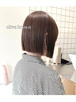 ホロ(hollo)&nbsp;切りっぱなし_オリーブグレージュ_タッセルボブ_ミニボブ