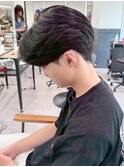 韓国マッシュ　センターパート　毛流れフェザーパーマ　メンズ
