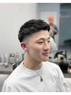 刈部倶楽舞 ジェットモヒカン/アップバンク/ツーブロック/フェード/黒髪