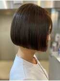 切りっぱなしボブ/ハッシュボブ/くすみベージュ
