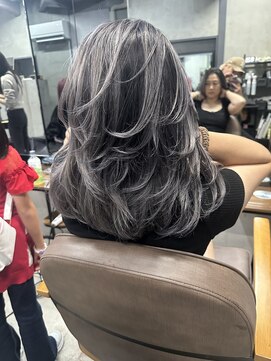 エイム(AiM) バレイヤージュ(白髪ぼかし)