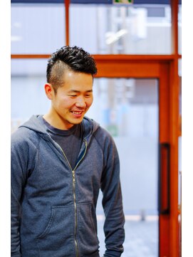 カットアンドリラクゼーション アイリー 2ブロック刈り上げアシメスタイル