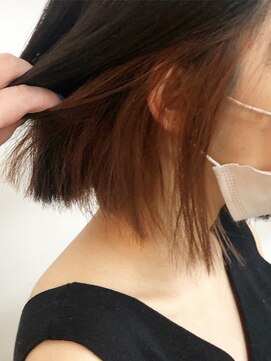 キューズ クラブ(cuz KLUB) 【cuzKLUB】インナーオレンジ×切りっぱなしボブ