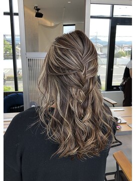 ストゥー(StueW.) ハイライト46【倉敷】【ハイライト】【バレイヤージュ】