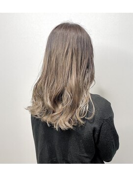 オンザ(ONTHE) 透明感ナチュラルグラデーションベージュミディアム【林京平】