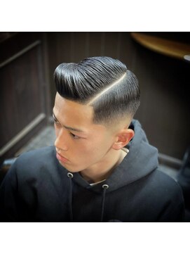 ザハーツバーバーショップ(THE HEARTS BARBERSHOP) skinfade/sidepart
