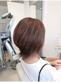 毛先軽め外はねウルフボブ
