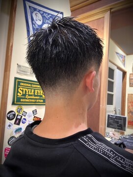 フォーコーナーズ(Four Corners) フェードカット