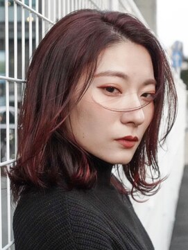 カムジーヘッドカミノウラ(COMEGHEAD KAMINOURA) 上乃裏ダブルカラーくびれボブイルミナカラー顔周りレイヤーボブ