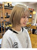 20代30代向け◎冬映え金髪レイヤー×ウルフ