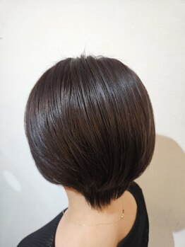青木美容店の写真/【阪急塚口駅】白髪を隠さず活かす、大人可愛い白髪ぼかしハイライトで抜け感のあるデザインスタイルへ♪