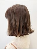 ダークベージュ_スリークボブ厚めバングローライト_ba287311