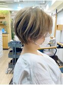 愛され大人ショートボブ・ハイトーン・アッシュベージュ【BISA】