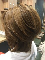 ヘアサロンアンドヘアメイクディー(hair salon hair make D)&nbsp;仙台D　ウルフレイヤーカット くびれひし形丸みグレイぼかしヘア