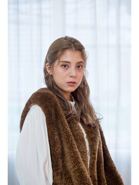 フィガロ ミリー 北生駒店(Figaro Mily) タイトピンアレンジ