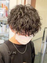 フィフス 天神大名(fifth) 天神波巻きパーマシャドウパーマセンターパートウルフ緩め30代