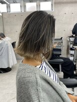 イキ 表参道(iki omotesando)&nbsp;モード/無造作ウェーブ/大人ガーリー[表参道駅]