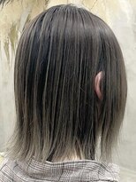 ソーコ 渋谷(SOCO) 切りっぱなしミディアムハイライトグレージュアッシュオリーブ