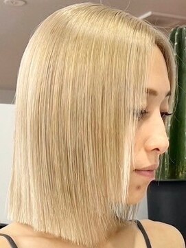 ウィコ 新宿(WICO) ホワイトベージュ[新宿駅/デザインカラー/レイヤーカット]