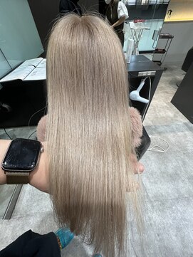 アヴァンス 泉大津店(AVANCE.) ホワイトベージュ×髪質改善トリートメント×ブリーチ