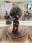 編み下ろしポニーアレンジ