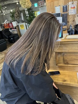 ウィークエンド(WEEKEND) 白髪活かしデザインカラーカットトリートメント22000円~